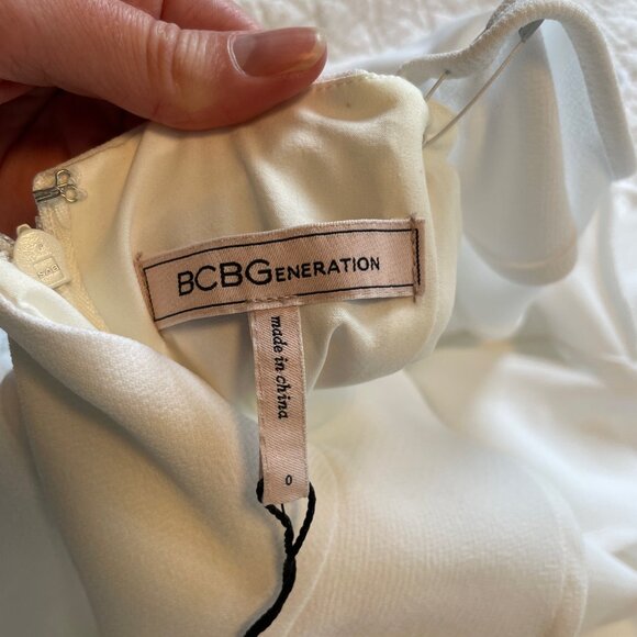 BCBG Mini dress with ruffle sleeves - Picture 4 of 4